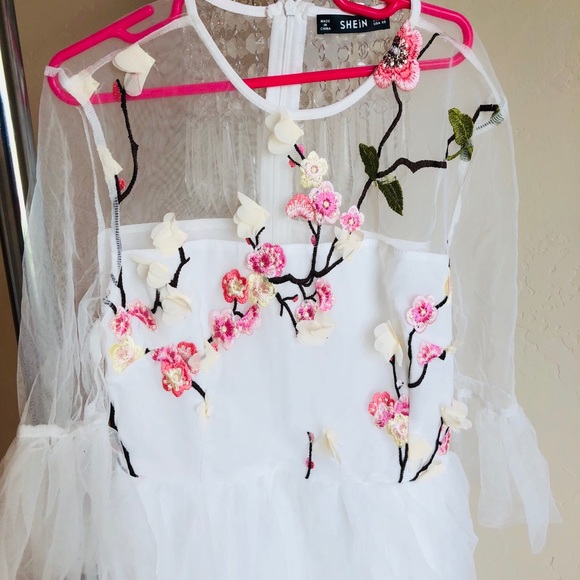 WHITE FLORAL DRESS - Picture 5 of 7